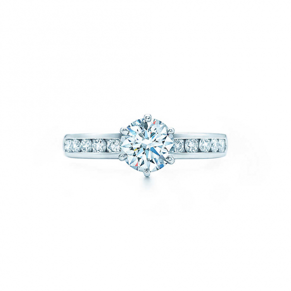 THE TIFFANY® SETTING WITH DIAMOND BAND THE TIFFANY® SETTING WITH DIAMOND BAND