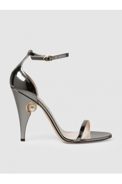 THE MODIST Penelope Pearl Detail Patent Leather Sandals